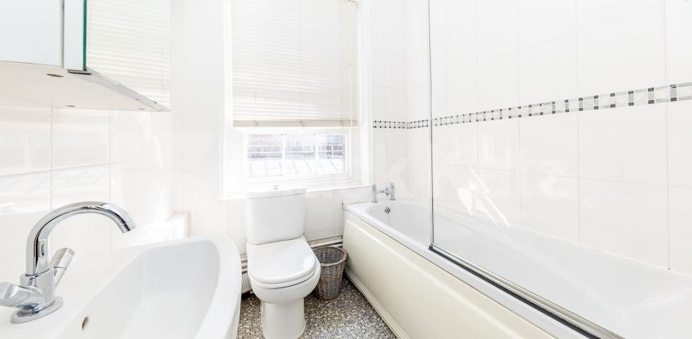 			TWO BED BY BOND STREET! , 2 Bedroom, 1 bath, 1 reception Flat			 Gilbert Street, Bond Street